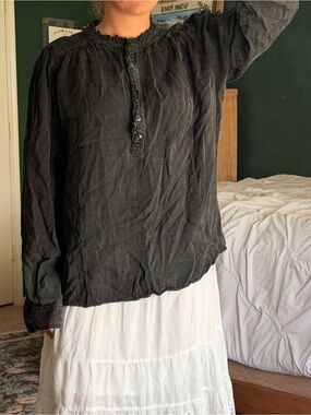 Women's Black Long-Sleeve Ruffle Henley Top